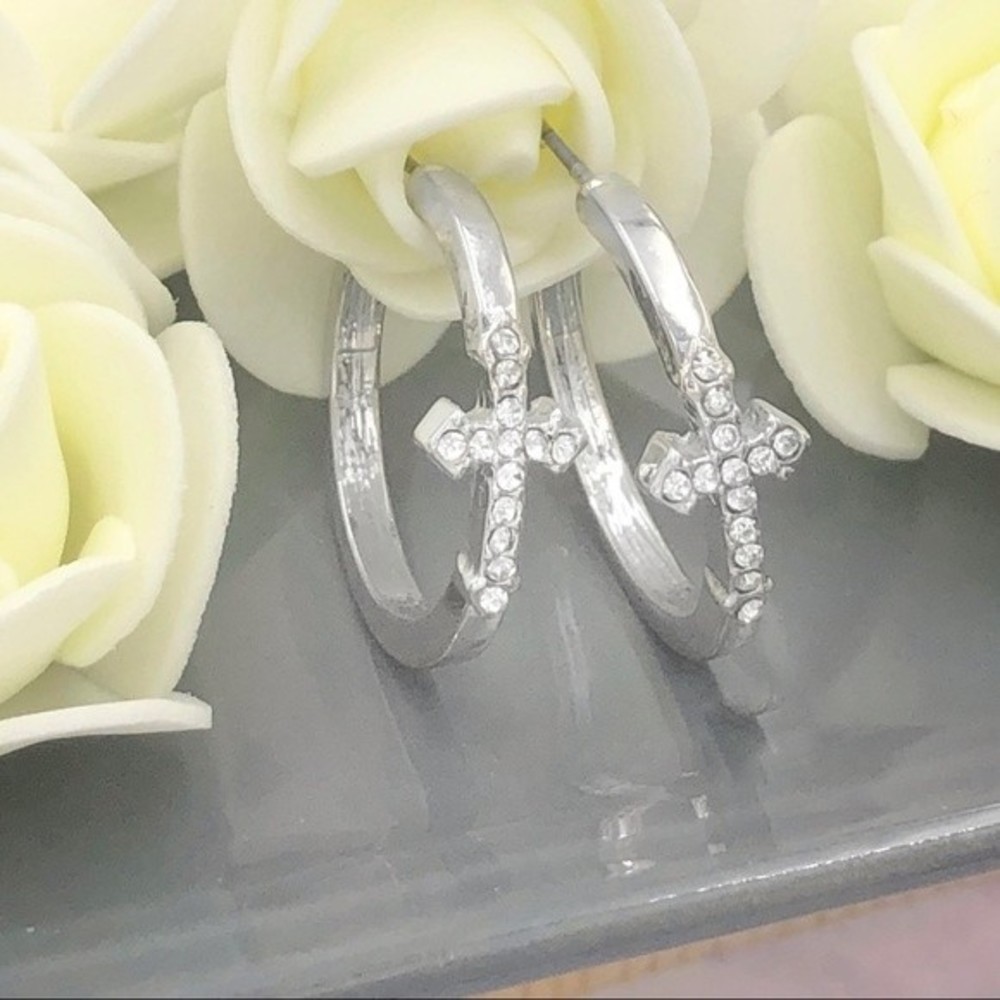 🌼 Silver Rhinestone Small Christian Cross Hoop Earrings